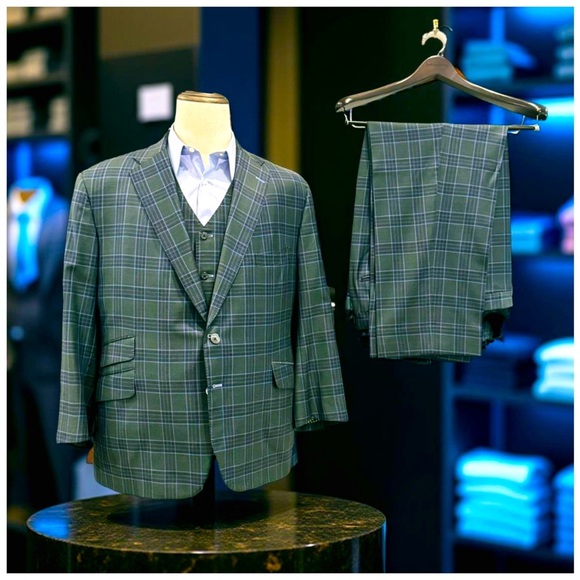 Tom James Royal Classic Men’s Three-Piece Suit. Green, Blue. 44R Altered - Picture 14 of 14
